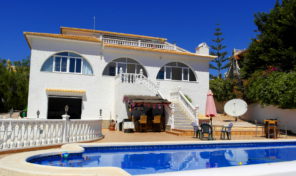 660 m2 Detached Villa Villamartin.   Ref: mks0979