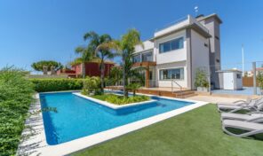 Amazing Luxury Modern Villa with Private Pool in La Zenia.  Ref:ks2294
