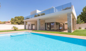 Very Luxurious Villa near Beach with Private Pool in Campoamor. Ref:ks3222