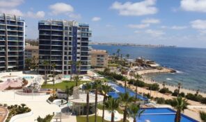 Luxury Modern Beach Front 3 bed Apartment in Punta Prima. Ref:ks3584