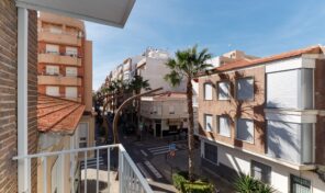 OFFER! Fully Renovated Large Apartment in Center Torrevieja. Ref:ks4206