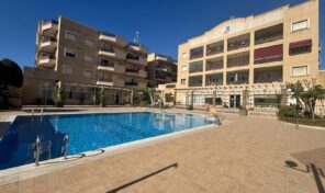 OFFER! Beachside Apartment with Terrace, Parking and Pool in Cabo Roig. Ref:ks4304