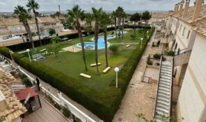 OFFER! Top Floor Bungalow with Terrace and Pool in Torrevieja. Ref:ks4452
