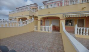 OFFER! 3 Bedrooms Townhouse in Villamartin. Ref:ks4503