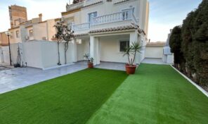 BARGAIN! Fully Renovated Semi-Detached Villa in Aguas Nuevas, Torrevieja. Ref:ks4579
