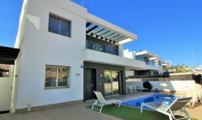 Bargain! Large Detached Villa with Private Pool in Villamartin/ Playa Flamenca. Ref:ks4605