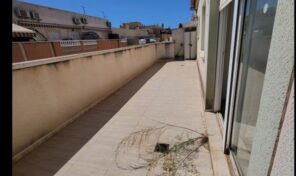 OFFER! Close to Beach Penthouse with Large Terrace in Torrevieja. Ref:ks4728