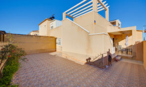 OFFER! Semi- Detached Villa with Large Solarium in Torrevieja. Ref:ks4733
