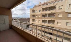 OFFER! Large Apartment with Terrace and Salt Lake Views in Torrevieja. Ref:ks4729