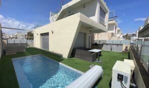 OFFER! Beachside Modern Villa with Private Pool  in Mil Palmeras. Ref:ks4780
