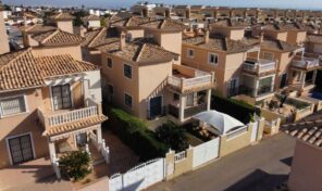 OFFER! Large South Facing Villa with Garage in Los Altos. Ref:ks4748