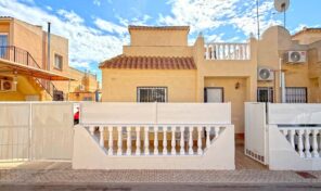 OFFER! Renovated 4 bed Semi Detached Villa in Torrevieja. Ref:ks4789