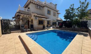 OFFER! Semi-Detached Villa with Private Pool in Villamartin. Ref:ks4841