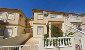 OFFER! Top Floor Bungalow in popular Playa Flamenca. Ref:ks4874