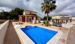 Large Detached Villa with Private Pool in Pilar de la Horadada. Ref:ks4911