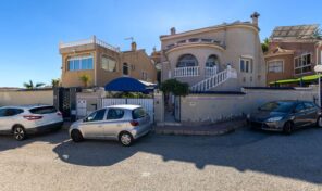 OFFER! Large Villa with Separated Apartment in Quesada. Ref:ks4984