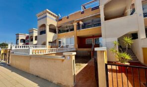 Bargain! Ground Floor Bungalow with Front & Back garden in Los Altos. Ref:ks5108