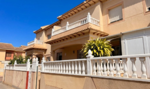 Offer! Townhouse with Communal Pool in Torrevieja. Ref:mks5034