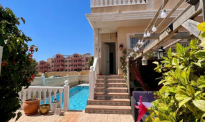 OFFER! Semi Detached Villa with Garage & Pool in Villamartin. Ref:ks5174
