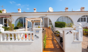OFFER! One level Townhouse with Communal Pool in Quesada. Ref:ks5157