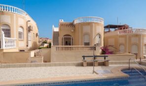 OFFER! One Level Villa with Pool Views in Villamartin. Ref:ks5267